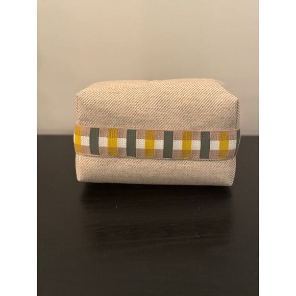 HERMES Wool Small Au Carre Bride-A-Brac Vanity Pouch Seigle Bag - Picture 5 of 7